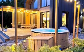 Stodoła Rzym - domek, jacuzzi, sauna, jezioro, las